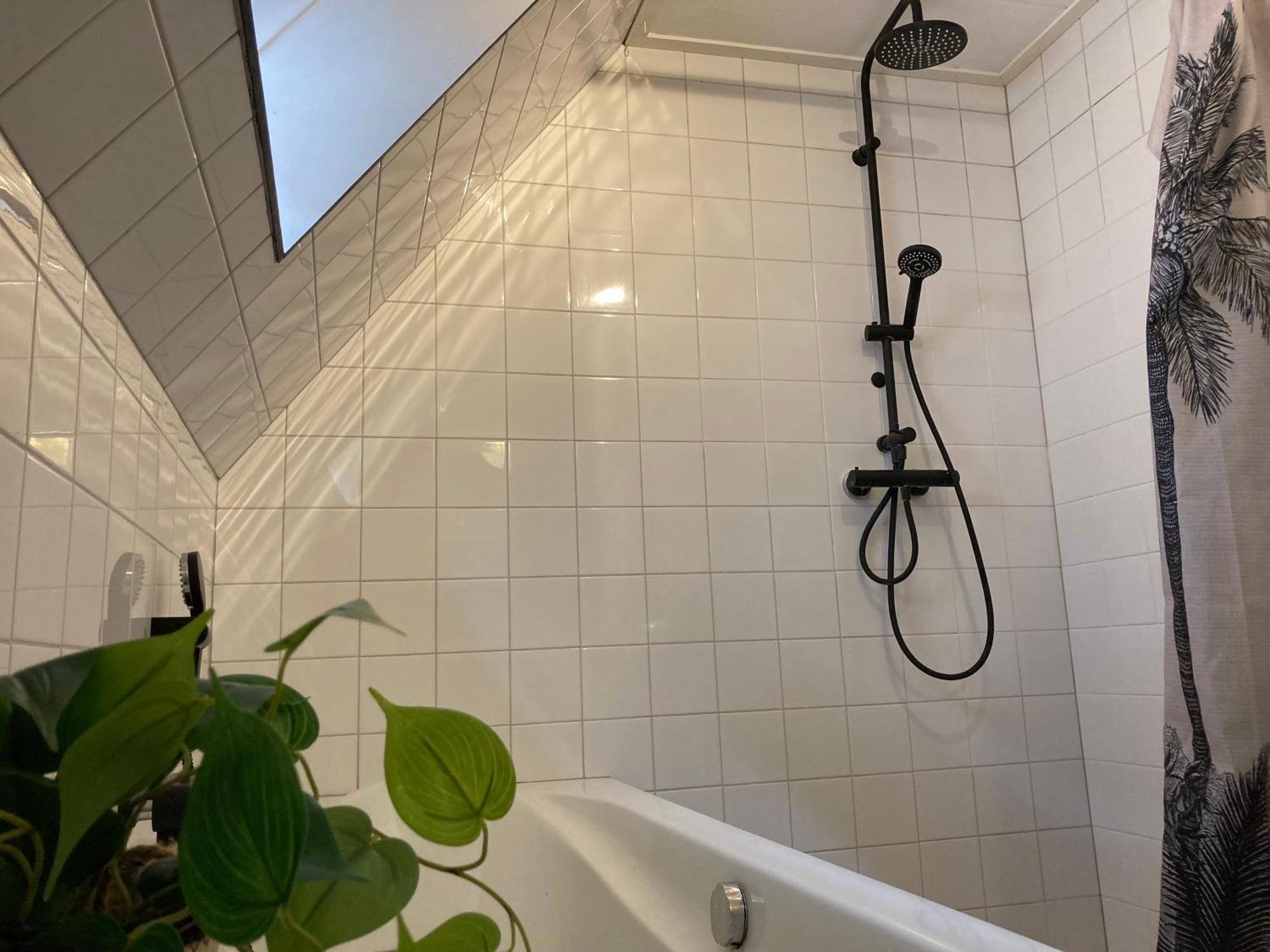 Elegant Appartement In Pakhuis Friesland Centrum Леэварден Экстерьер фото