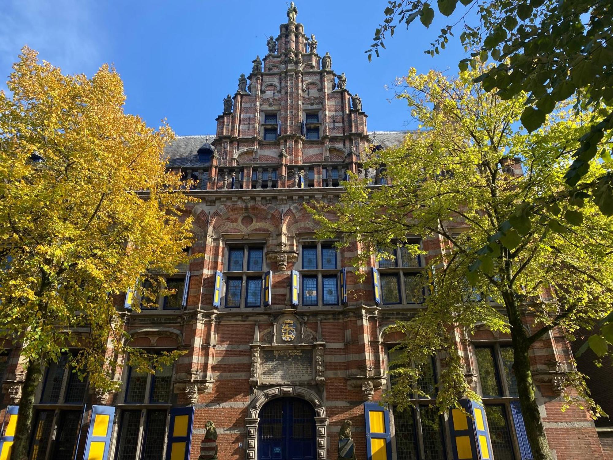 Elegant Appartement In Pakhuis Friesland Centrum Леэварден Экстерьер фото